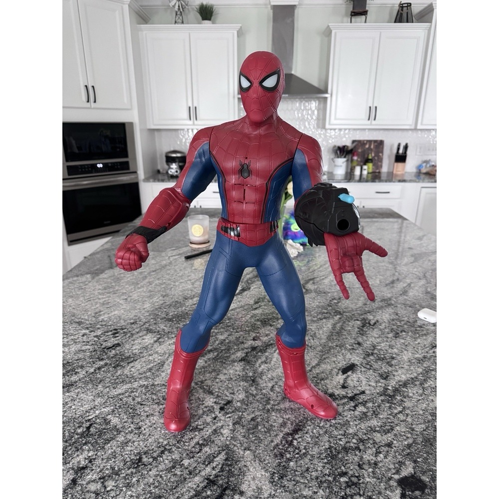 2017 Spider-Man Homecoming Super Sense Interactive Action Figure With Blaster